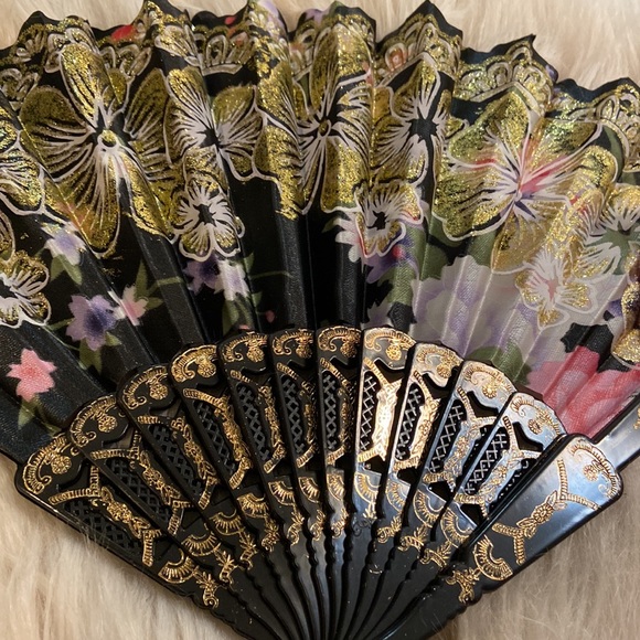 3 new hand fans - Picture 6 of 9